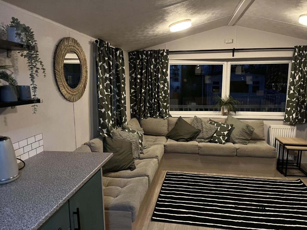 Beautiful 3 Bedroom Caravan With Hot Tub - Tattershall Lakes Ngoại thất bức ảnh
